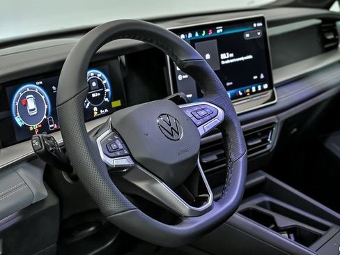 New 2026 Volkswagen Tiguan SE R-Line image 10