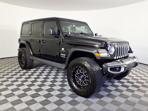 Used 2022 Jeep Wrangler Unlimited Sahara w/ LED Lighting Group AWD/4WD image 3