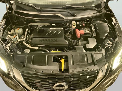 Used 2022 Nissan Rogue SV w/ SV Premium Package image 18