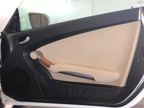 Used 2011 Mercedes-Benz SLK 300 image 16