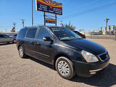Used 2014 Kia Sedona LX FWD image 2