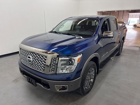Used 2018 Nissan Titan Platinum Reserve AWD/4WD image 18