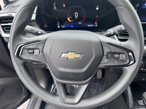 Used 2025 Chevrolet TrailBlazer LT FWD image 35