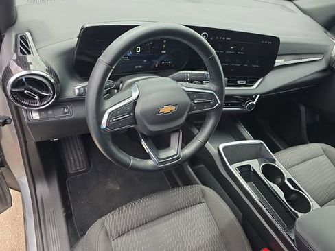 Used 2025 Chevrolet Equinox LT FWD image 16