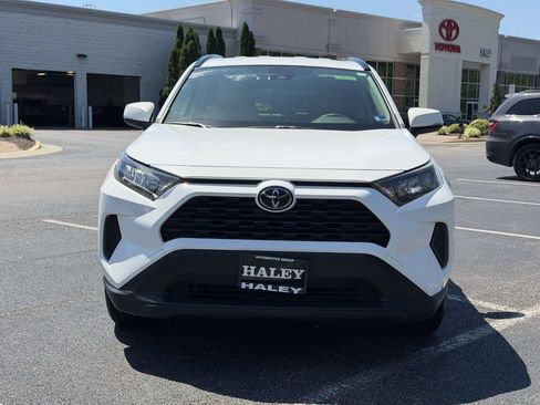 Used 2019 Toyota RAV4 LE w/ Carpet Mat Package AWD/4WD image 23
