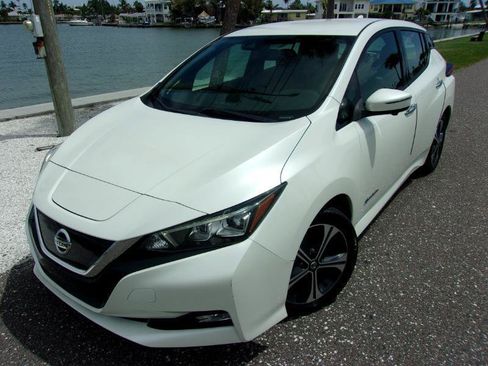 Used 2018 Nissan Leaf SL w/ SL Technology Package FWD image 14