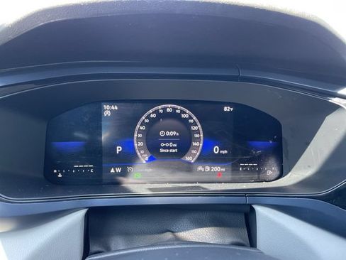 Used 2022 Volkswagen Taos SE FWD image 11
