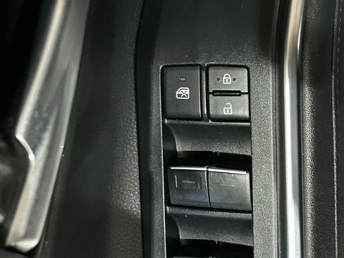 Used 2024 Toyota Highlander Platinum AWD/4WD image 44