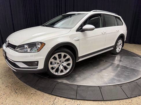 Used 2017 Volkswagen Golf Alltrack SEL AWD/4WD image 2