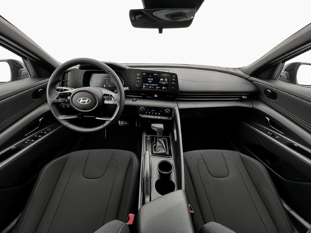 Used 2025 Hyundai Elantra Sport FWD image 15