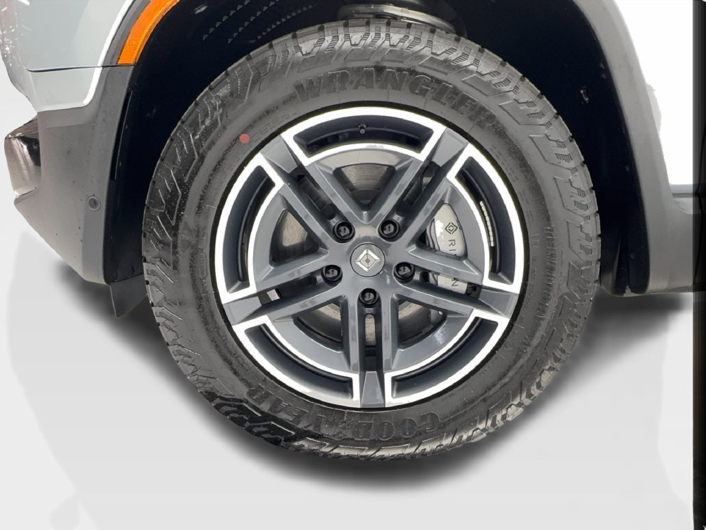Used 2026 Rivian R1S Adventure Dual AWD/4WD image 14