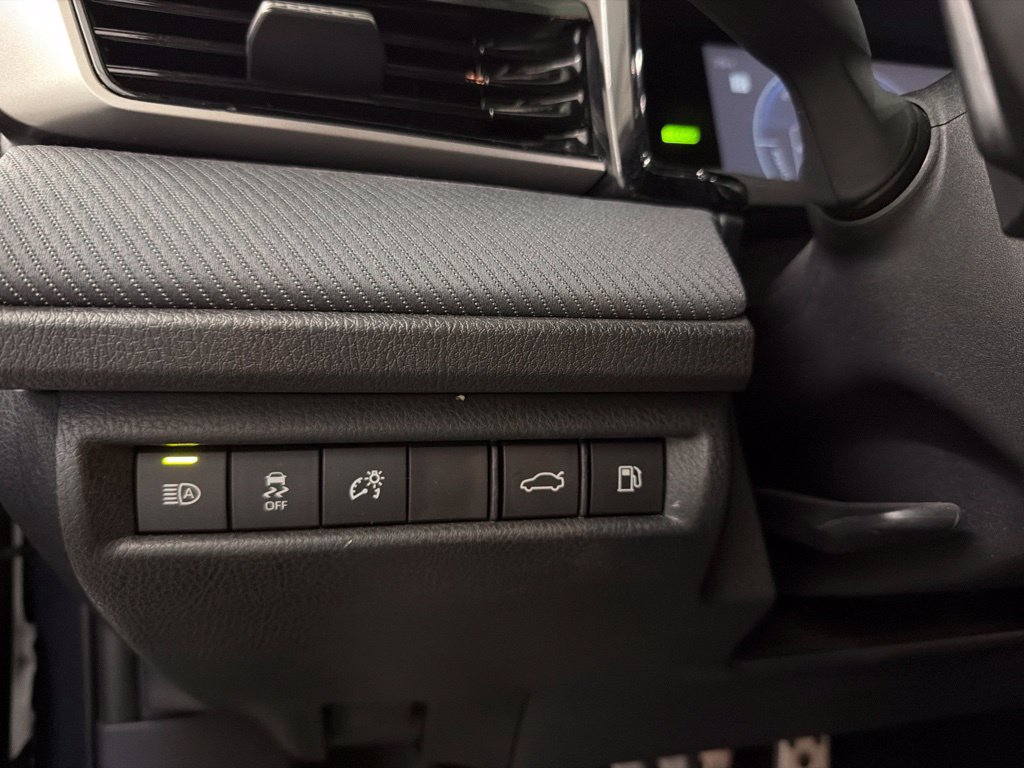 Used 2026 Toyota Camry SE FWD image 30