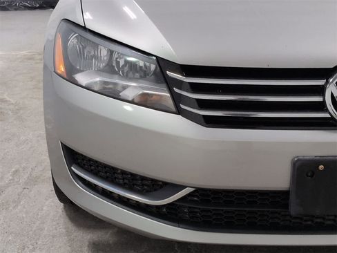 Used 2014 Volkswagen Passat 1.8T SE image 11
