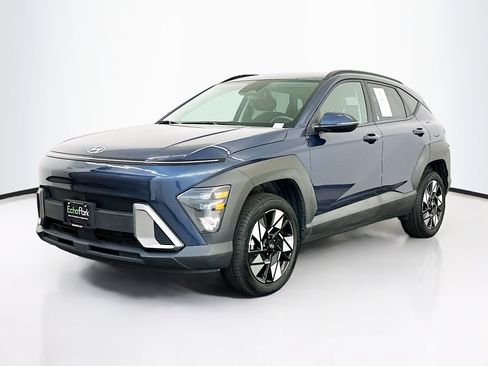 Used 2025 Hyundai Kona SEL image 3