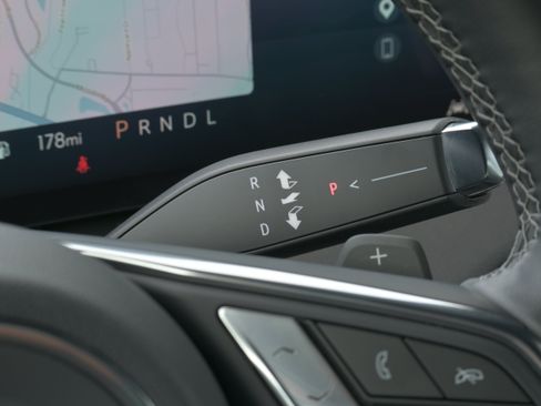 Used 2025 Buick Enclave Preferred FWD image 29