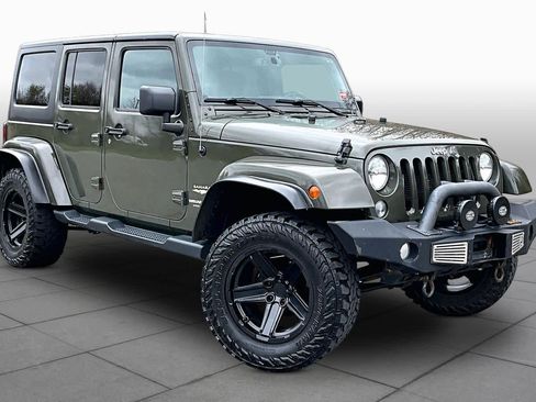 Used 2015 Jeep Wrangler Unlimited Sahara w/ Dual Top Group AWD/4WD image 3