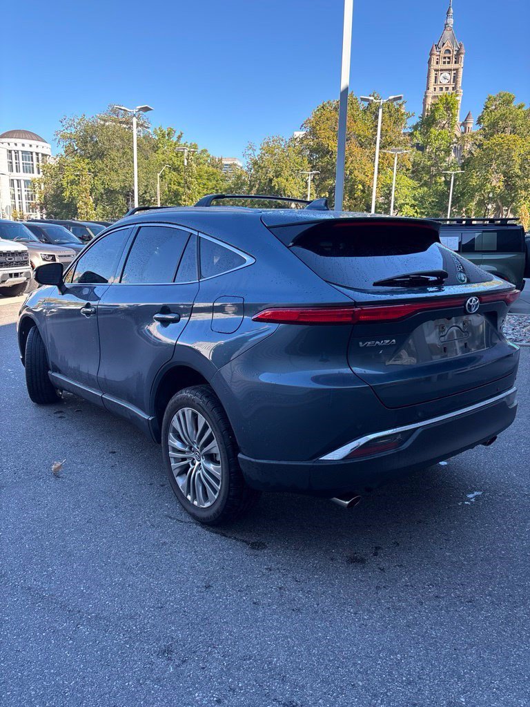 Used 2021 Toyota Venza XLE w/ Softex Package AWD/4WD image 4