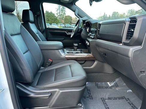 Used 2025 GMC Sierra 1500 Elevation w/ Elevation Premium Package image 11