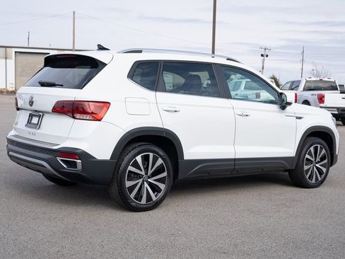 Certified 2023 Volkswagen Taos SE image 6