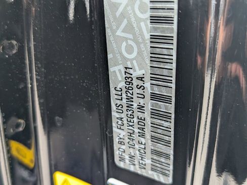 Used 2022 Jeep Wrangler Unlimited Sahara w/ Safety Group image 20