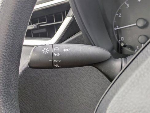 Used 2023 Toyota Corolla LE image 27