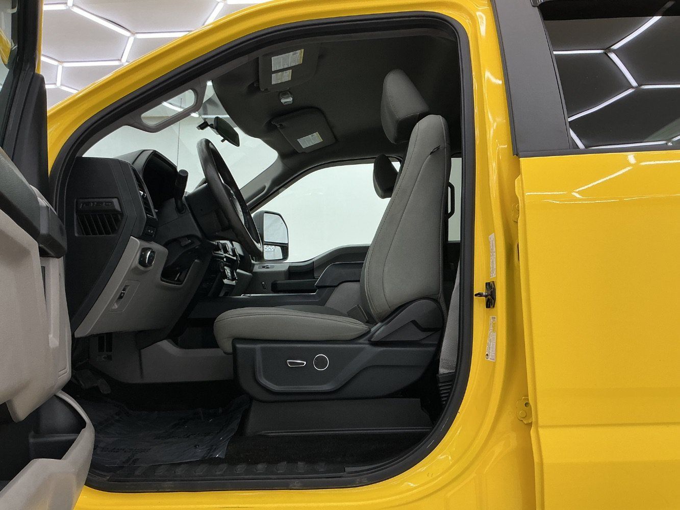 Used 2018 Ford F150 XL w/ Equipment Group 101A Mid AWD/4WD image 16