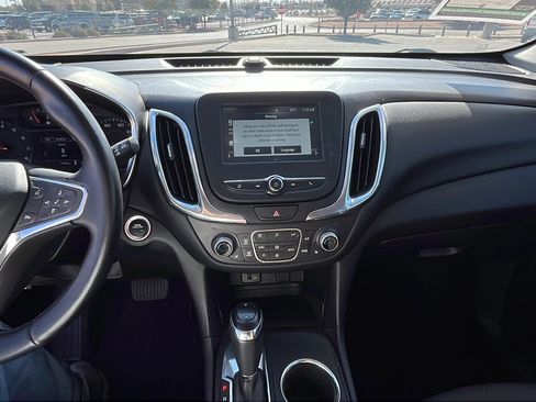 Used 2018 Chevrolet Equinox LT image 19