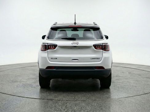 Used 2025 Jeep Compass Trailhawk AWD/4WD image 7