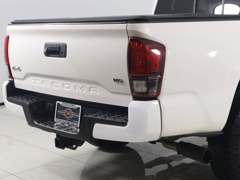 Used 2022 Toyota Tacoma SR image 27
