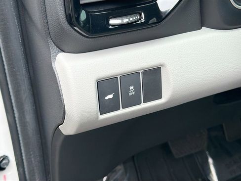 Used 2025 Honda Pilot EX-L image 10