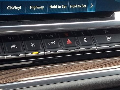 Used 2025 Chevrolet Silverado 1500 LT image 29