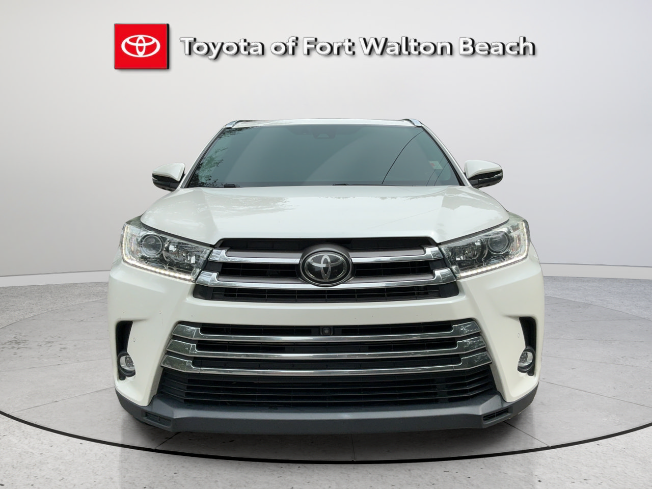 Used 2019 Toyota Highlander Limited Platinum FWD image 3