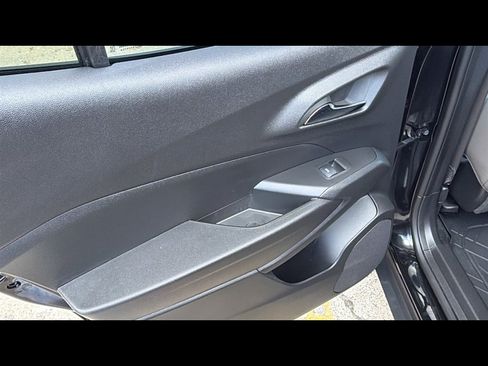 Used 2025 Chevrolet Trax ACTIV w/ Driver Confidence Package FWD image 21