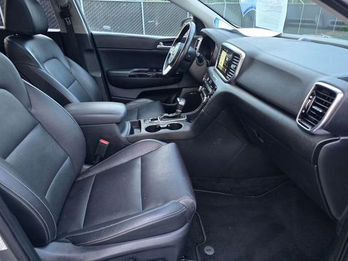 Used 2021 Kia Sportage EX w/ EX Technology Package image 5