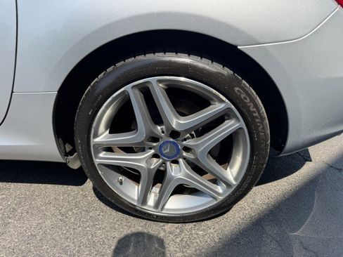 Used 2013 Mercedes-Benz SLK 250 image 27