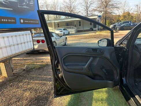 Used 2018 Ford Fiesta S FWD image 12