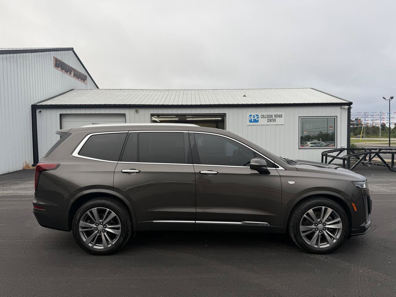 Used 2020 Cadillac XT6 Premium Luxury FWD image 3
