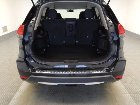 Used 2017 Nissan Rogue SV image 29