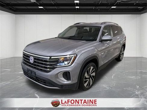 Certified 2024 Volkswagen Atlas SE image 1