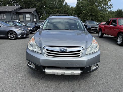 Used 2011 Subaru Outback 2.5i Limited AWD/4WD image 3