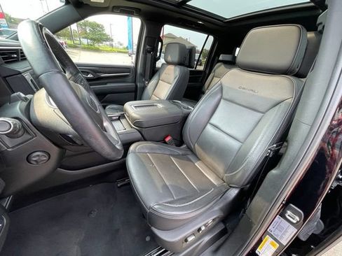 Certified 2024 GMC Yukon XL Denali w/ Advanced Technology Package AWD/4WD image 12