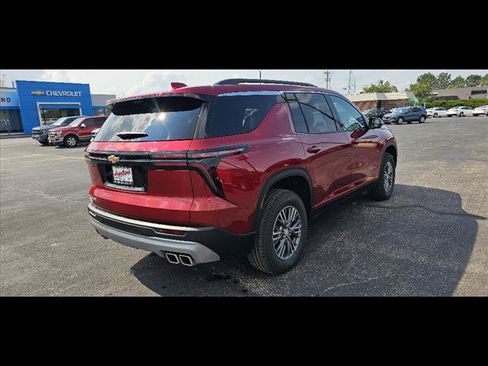 New 2026 Chevrolet Traverse LT w/ Driver Confidence Package image 3