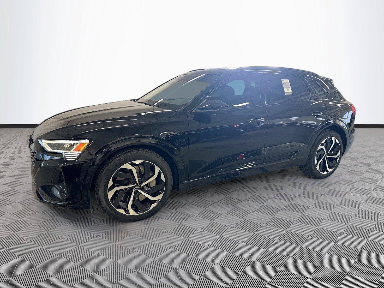 Used 2024 Audi Q8 e-tron Premium Plus AWD/4WD image 3