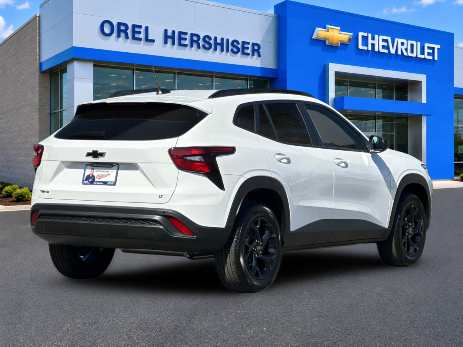 New 2026 Chevrolet Trax LT w/ Driver Confidence Package FWD image 4