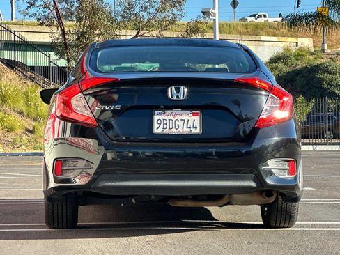 Used 2016 Honda Civic EX image 4