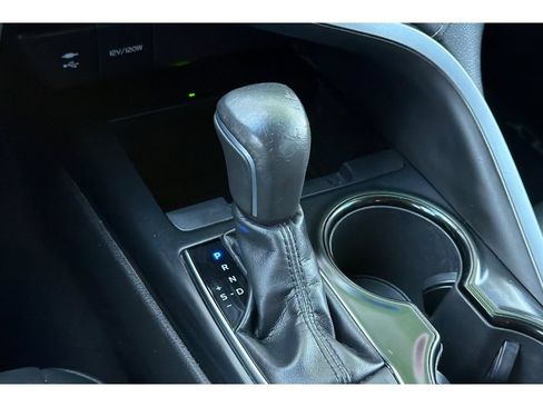 Used 2019 Toyota Camry SE FWD image 22