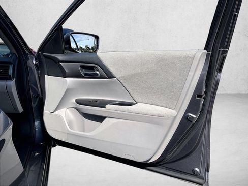 Used 2013 Honda Accord LX image 18