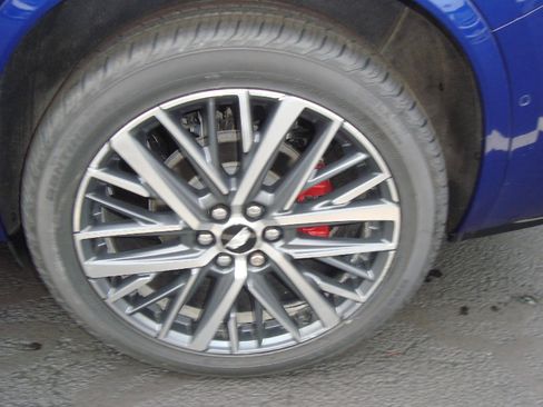 Used 2023 Cadillac XT6 Sport image 7