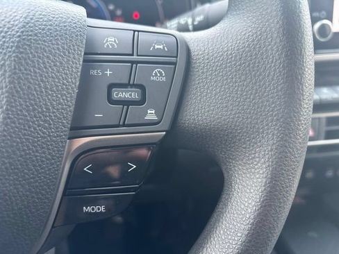 Used 2025 Toyota Camry LE AWD/4WD image 15