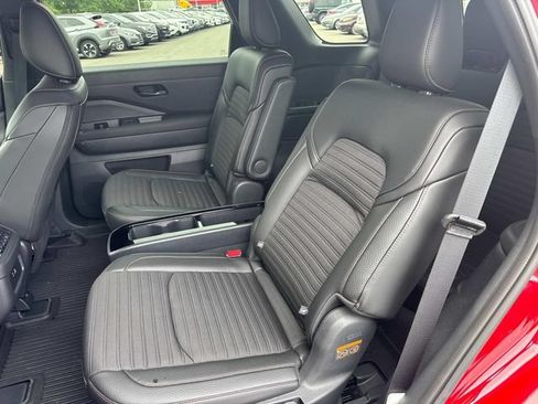 Certified 2025 Nissan Pathfinder Rock Creek AWD/4WD image 17